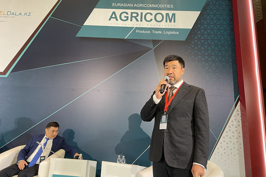 На AGRICOM почтили память Санжара Елюбаева