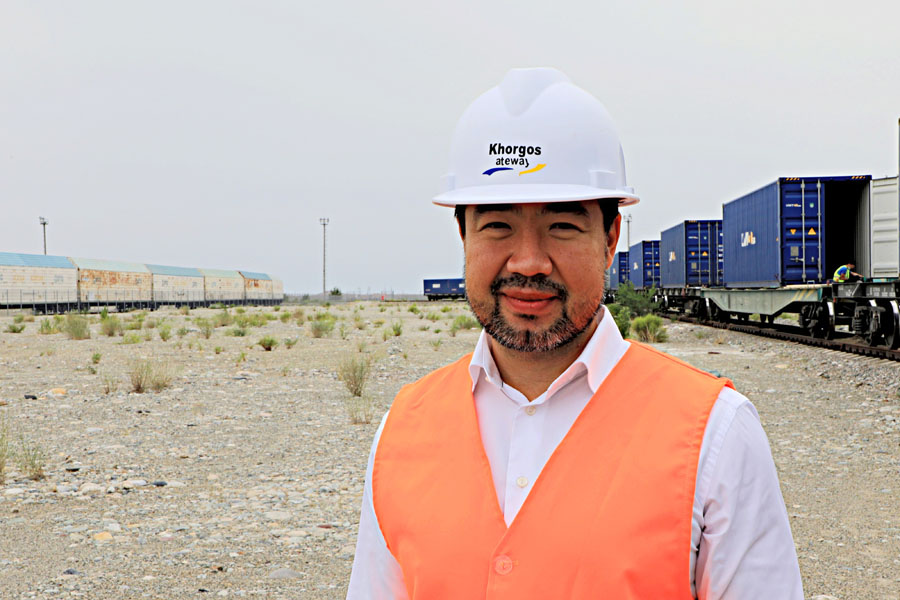 Санжар Елюбаев - Картинка.jpg