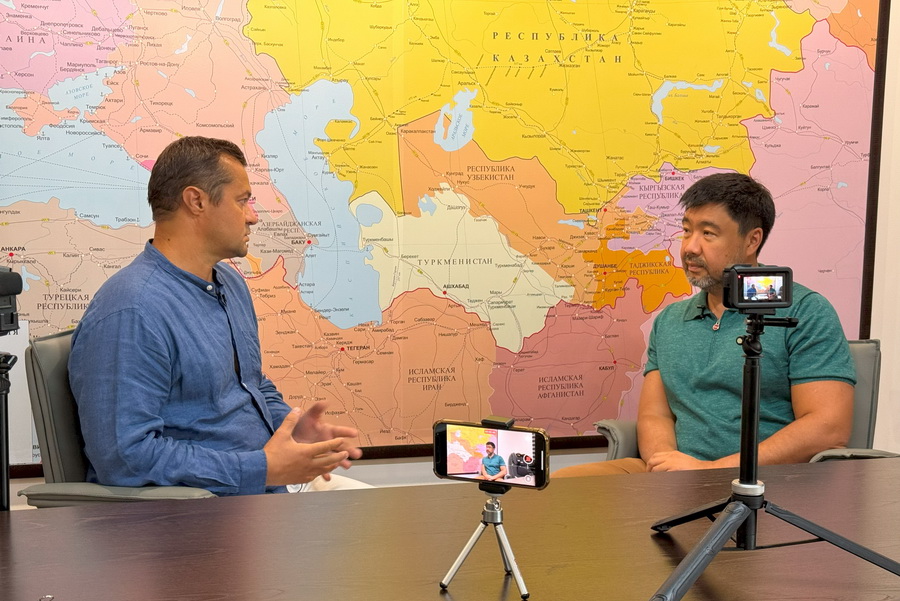 Фото с интервью3.jpg